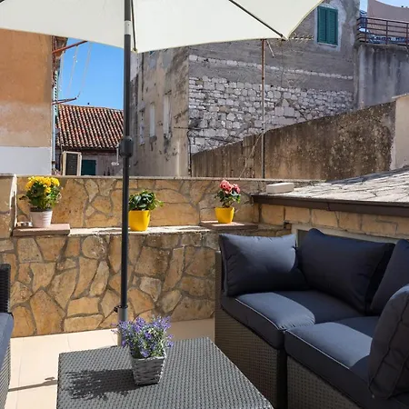 Guest house Awesome Stone House 4*