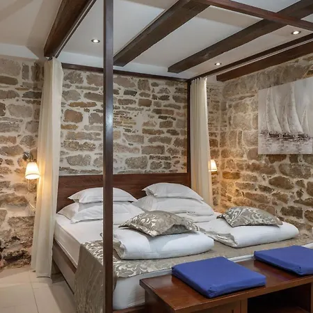 Guest house Awesome Stone House 4*