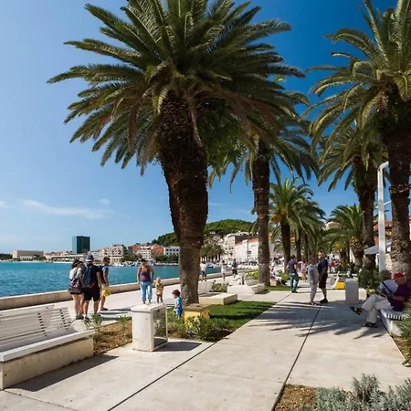 Pensión Awesome Stone House 4*