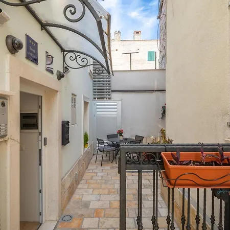 Awesome Stone House 4* Split
