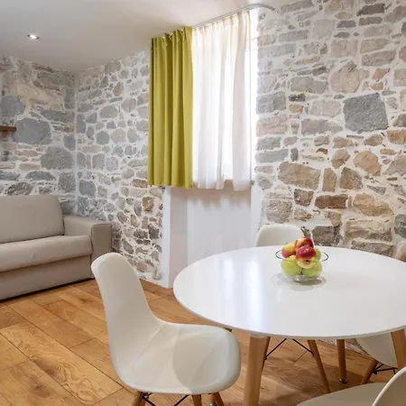 Awesome Stone House 4*
