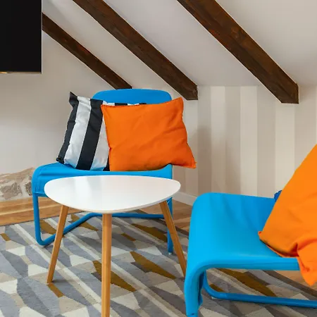 Awesome Stone House Pensión