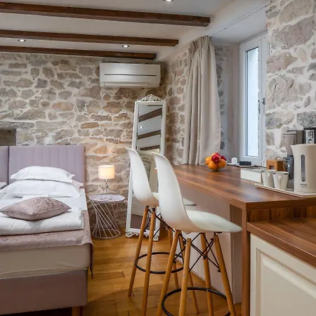 Awesome Stone House 4*