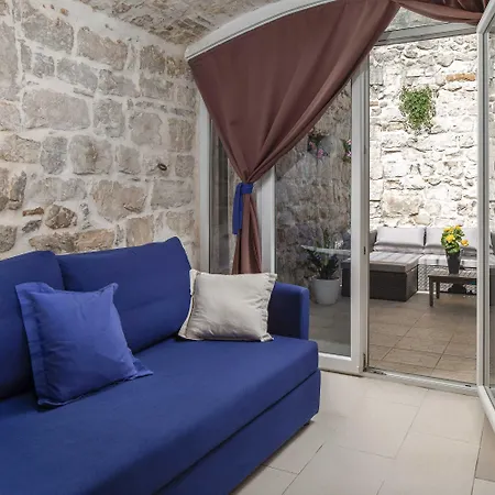 بيت ضيافة Awesome Stone House