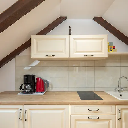 Awesome Stone House Pensión Split