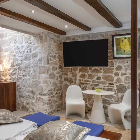 Awesome Stone House 4*