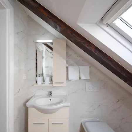 Гостьовий будинок Awesome Stone House Спліт